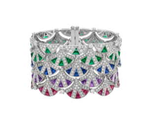 DIVASDREAM-Bracelets-BVLGARI.Jewellery to wear on New Year's Eve. Read more on www.sophiworldblog.com!