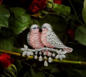 Graff Diamonds Birds Brooch. Valentine's Jewelllery. Read more on www.sophiworldblog.com